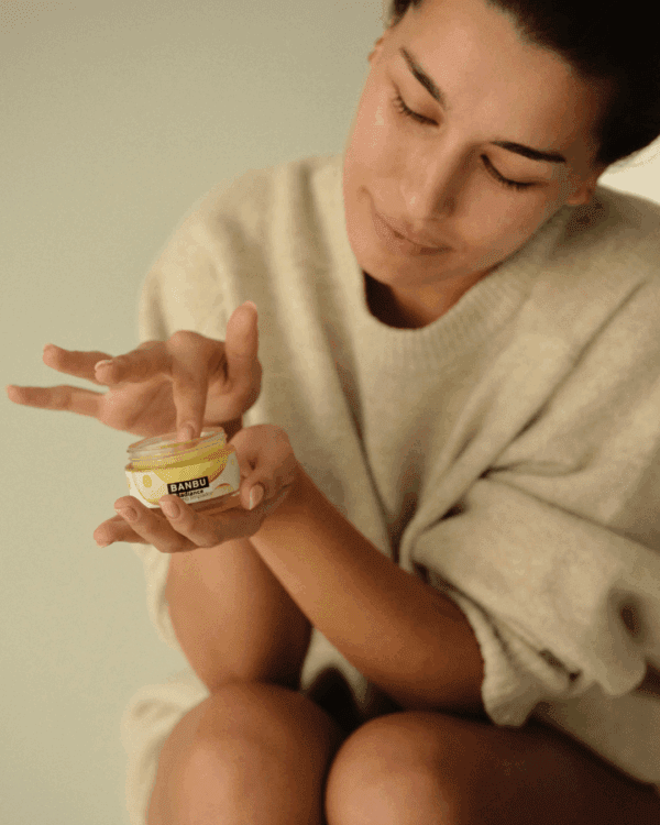 Marca: BANBU. Imagen: Balsamo_limpiador_facial_modelo.png. Bálsamo limpiador facial en crema RADIANCE. 50ml