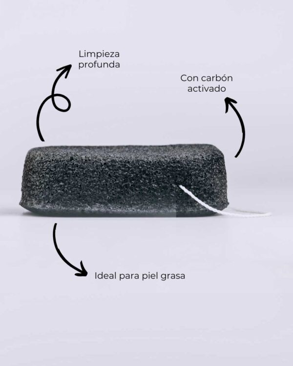 Marca: BANBU. Imagen: Esponja_corporal_konjac_carbon_beneficios.jpg. Esponja Konjac Corporal Piel Grasa con Carbón