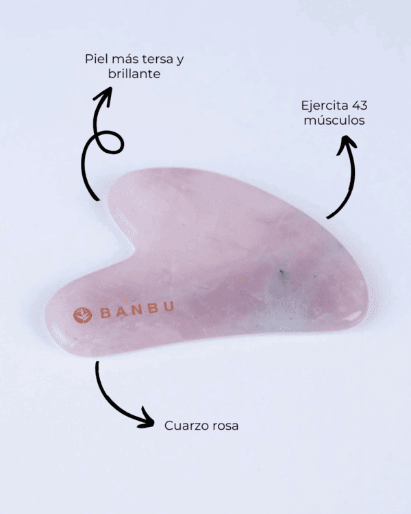 Marca: BANBU. Imagen: Gua_Sha_cuarzo_rosa_beneficios.png. Gua Sha de Cuarzo Rosa