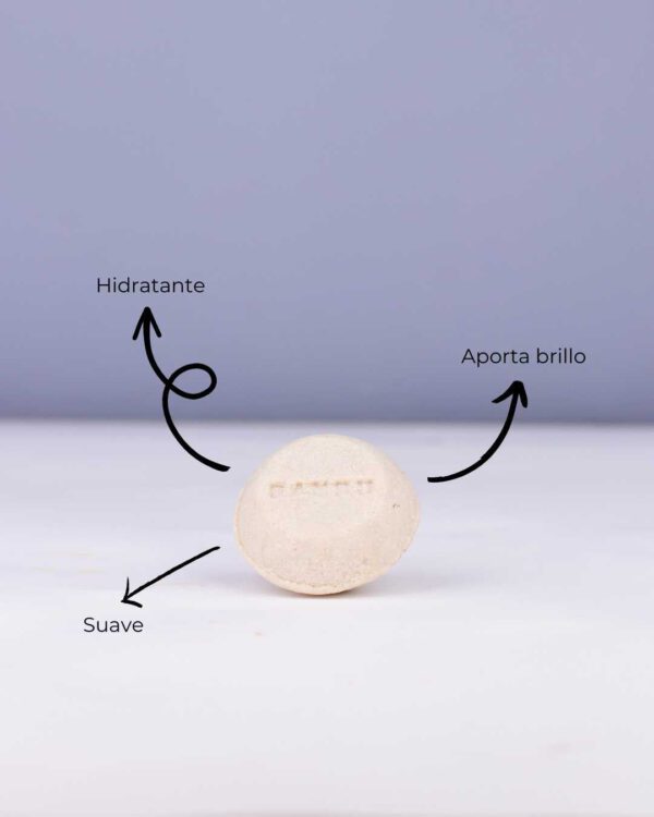 Marca: BANBU. Imagen: Producto_Beneficios1_a2e95a06-5dd1-47ff-8696-4bdb7c10a76d.jpg. Champú Sólido ECO Hidratante Cabello Normal y Seco RIVUS. 75gr.