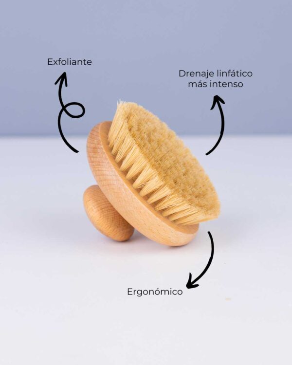 Marca: BANBU. Imagen: Producto_Beneficios1_f318c6b5-fc28-4451-b8f0-c705cd826ae7.jpg. Cepillo de Madera Exfoliante Dry Brush