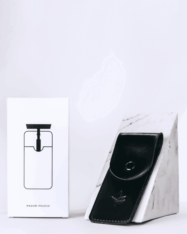 Marca: BANBU. Imagen: Producto_Packaging_3873a38c-a6a7-44ee-827d-e7258243921b.png. Funda Maquinilla de Afeitar Negra