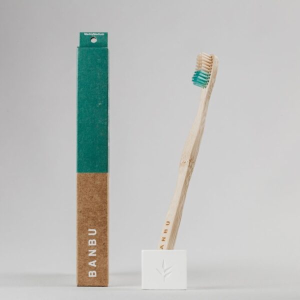 Marca: BANBU. Imagen: cepillo_de_dientes_medias_verde.jpg. Cepillo de Dientes de Madera Cerdas Medias