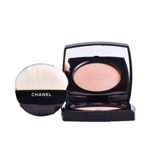 Marca: CHANEL. Imagen: 108408.jpg. CHANEL. POUDRE LUMIÈRE #20-warm gold