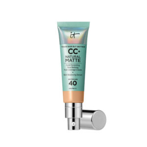 Marca: IT COSMETICS. Imagen: 195708.jpg. IT COSMETICS. CC+ NATURAL MATTE base de maquillaje en crema SPF40 #Medium 32 ml